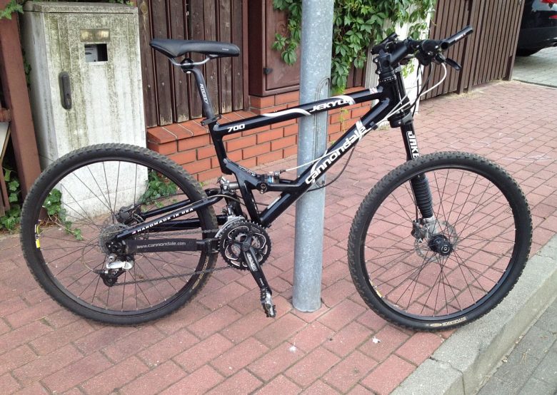 cannondale-czarny-01